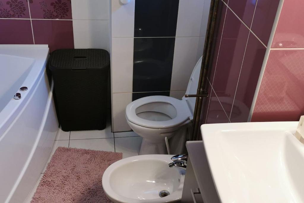 Luxury apartment with two bedrooms and large living room, 100 square meters, city center - 23