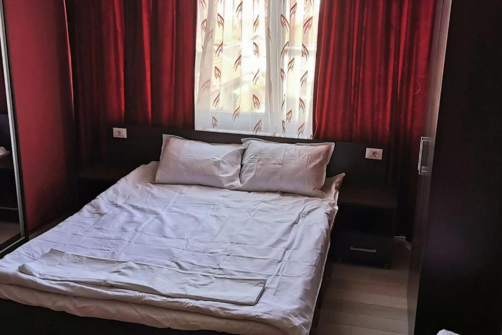 Luxury apartment with two bedrooms and large living room, 100 square meters, city center - 487