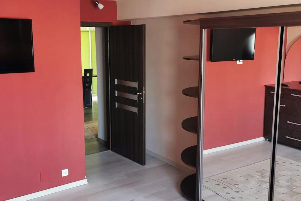 Luxury apartment with two bedrooms and large living room, 100 square meters, city center - 684