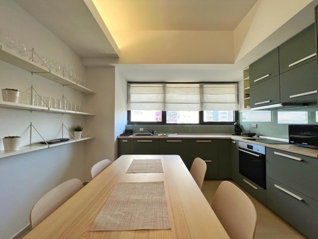 Luxury beachfront apt - quite area, 100 sqm - 147