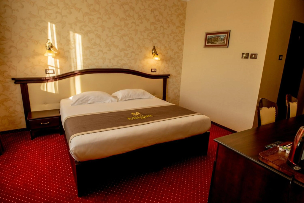 Magus Hotel - 698