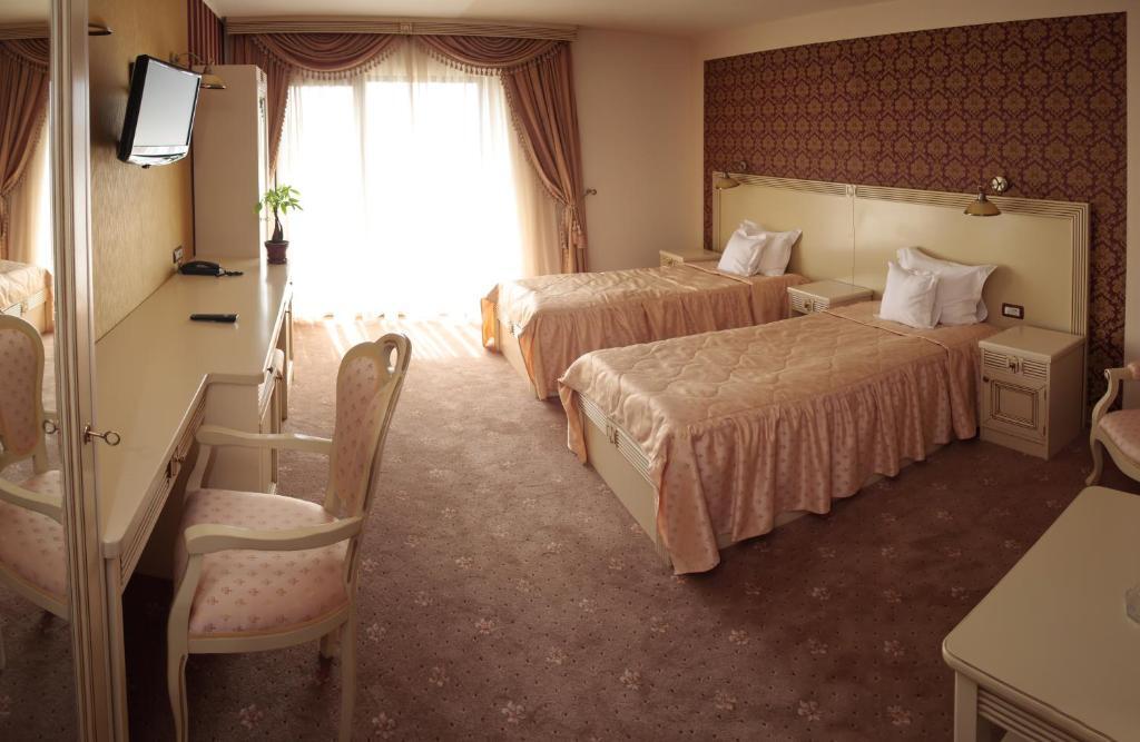 Hotel Majestic - 386