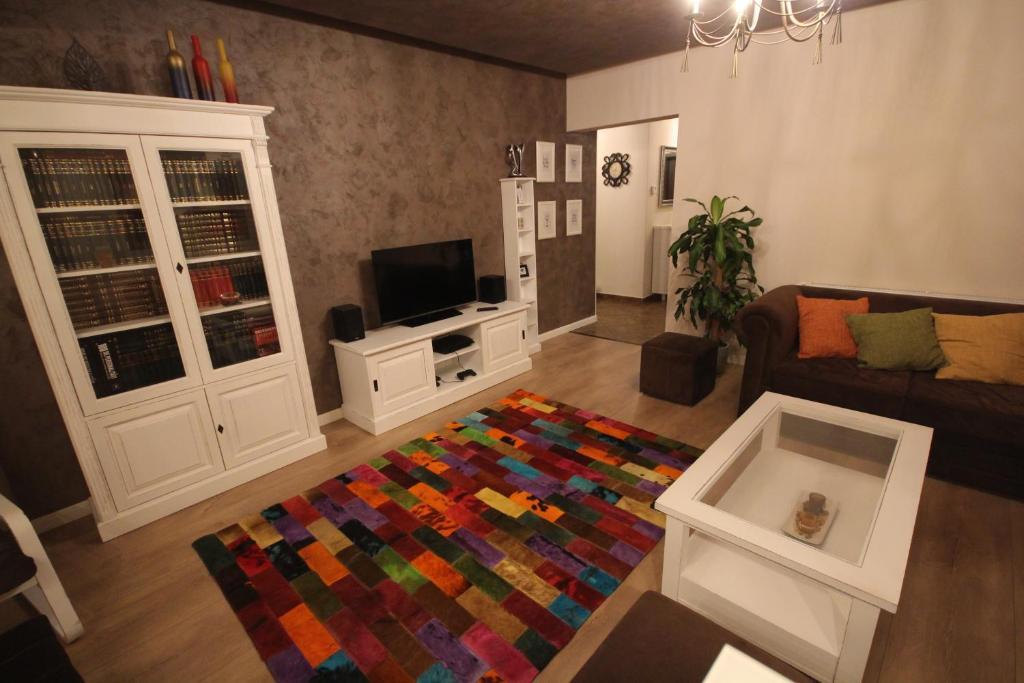 Majestic Residence - 962