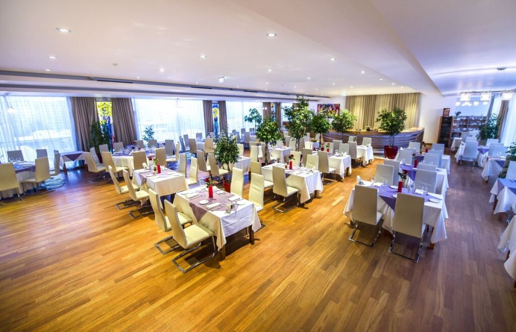 Marshal Garden Hotel - 589