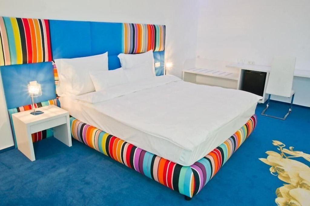 Marshal Garden Hotel - 784
