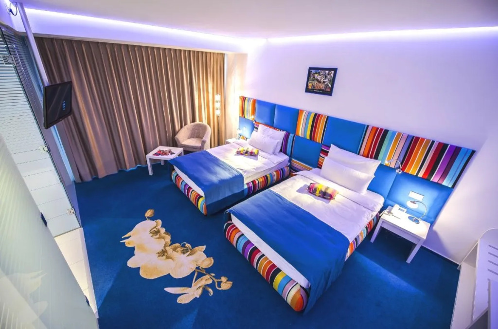 Marshal Garden Hotel - 241