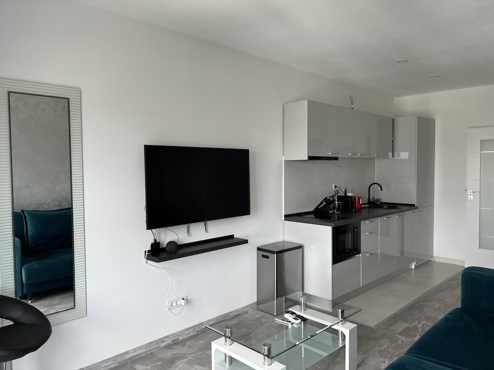 Marvelous 4 Room Penthouse W14-W15 - 319