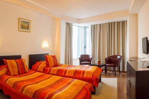 Hotel Navrom River - 883