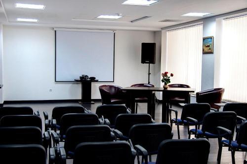 Hotel Navrom River - 497