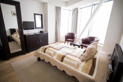 Hotel Navrom River - 245