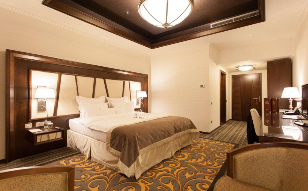 Metropolis Hotel - 938