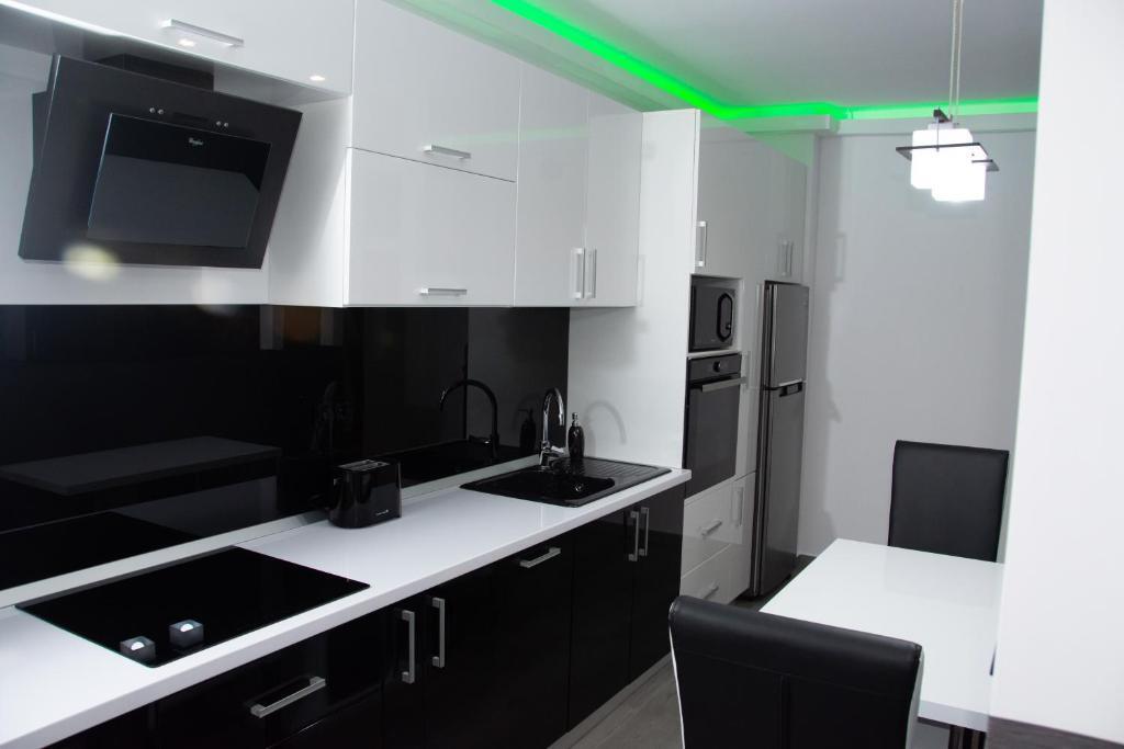 Modern minimalist apartment in Oradea - 595