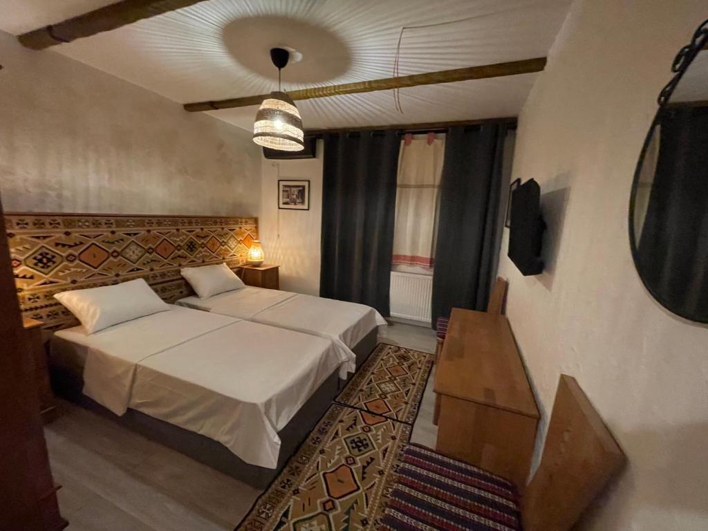 Casa Românească - 381