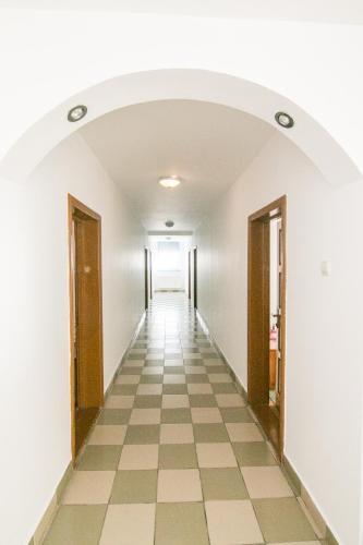 Motel Dracula - 484