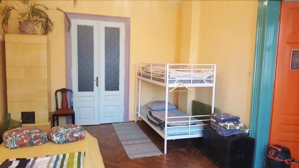 Mountain Tale - Hostel - 811