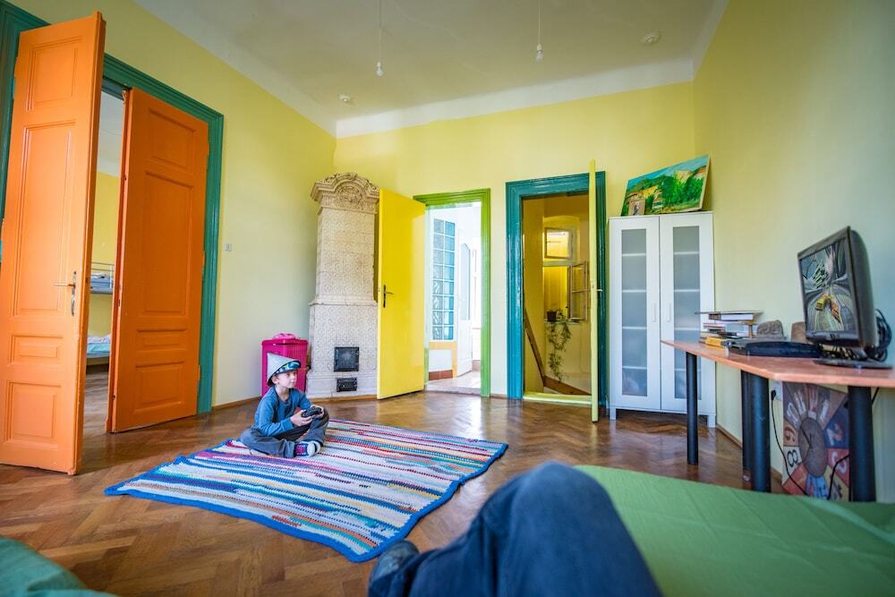Mountain Tale - Hostel - 959