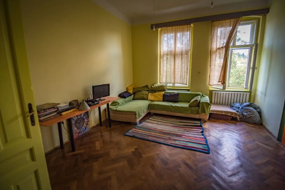 Mountain Tale - Hostel - 205