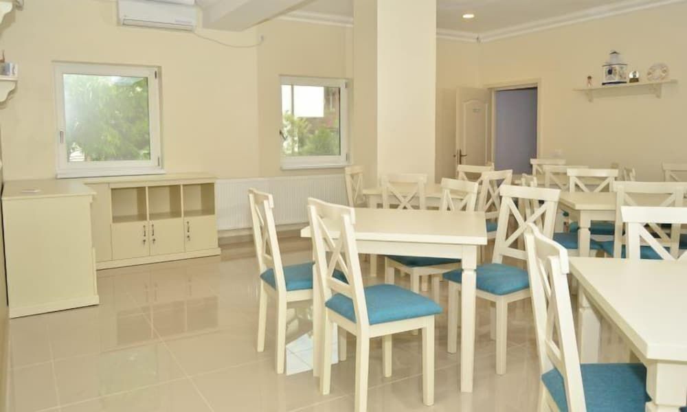 Mykonos Mamaia Boutique Villa Hostel - 952