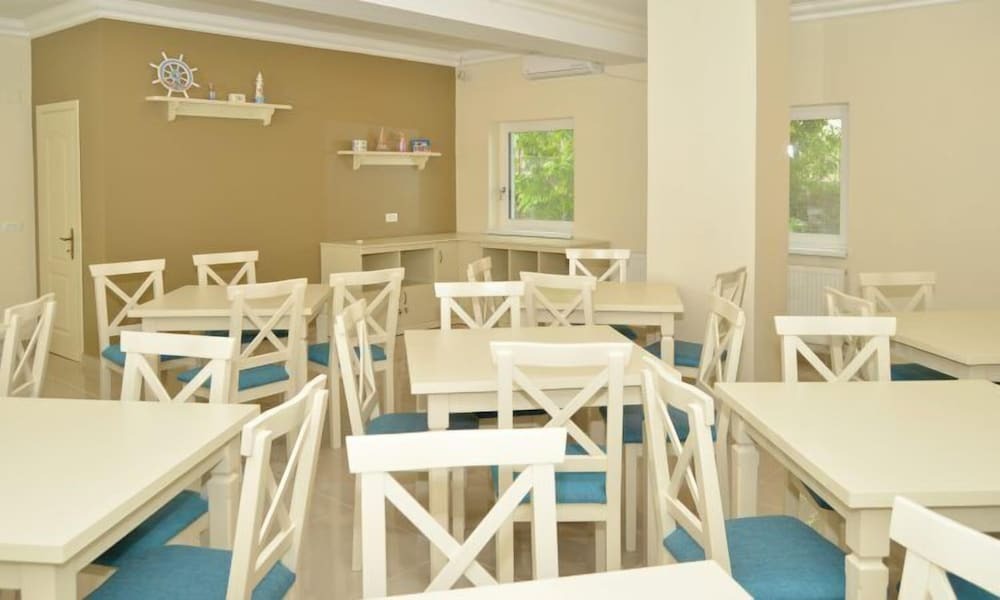Mykonos Mamaia Boutique Villa Hostel - 264
