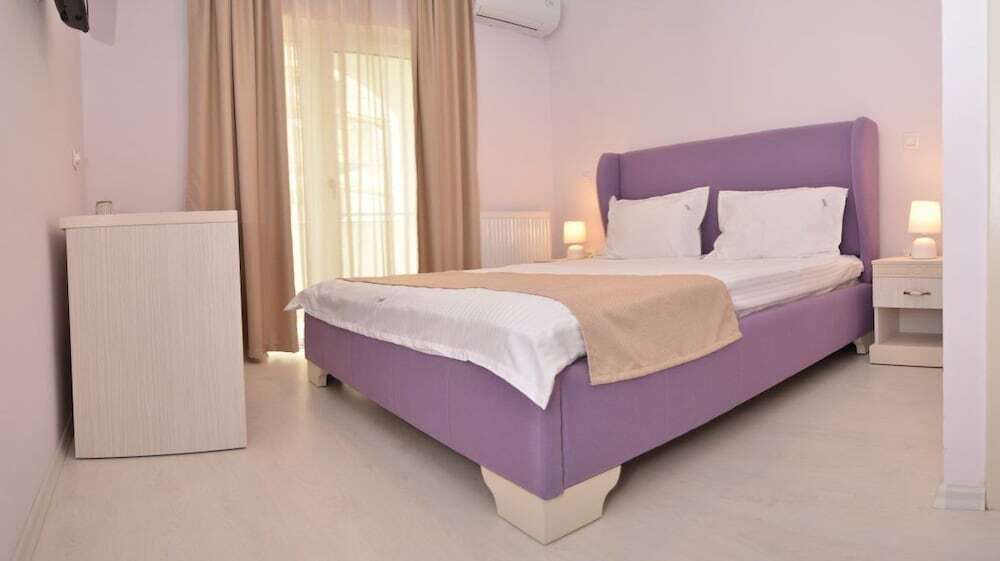 Mykonos Mamaia Boutique Villa Hostel - 466