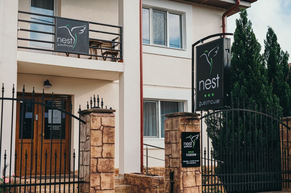 NEST Guesthouse - 894