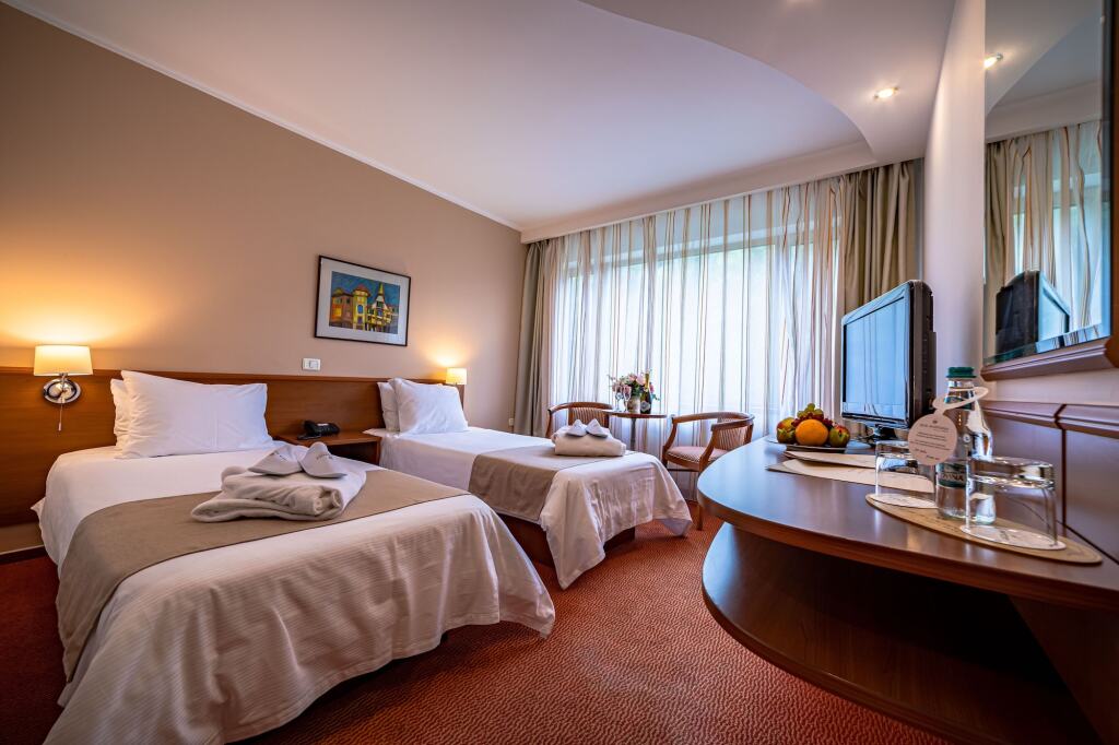 New Montana Hotel - 542
