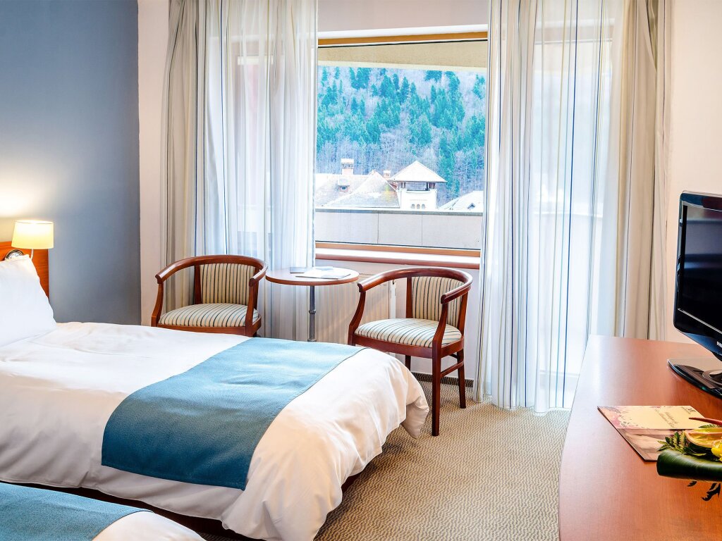New Montana Hotel - 777