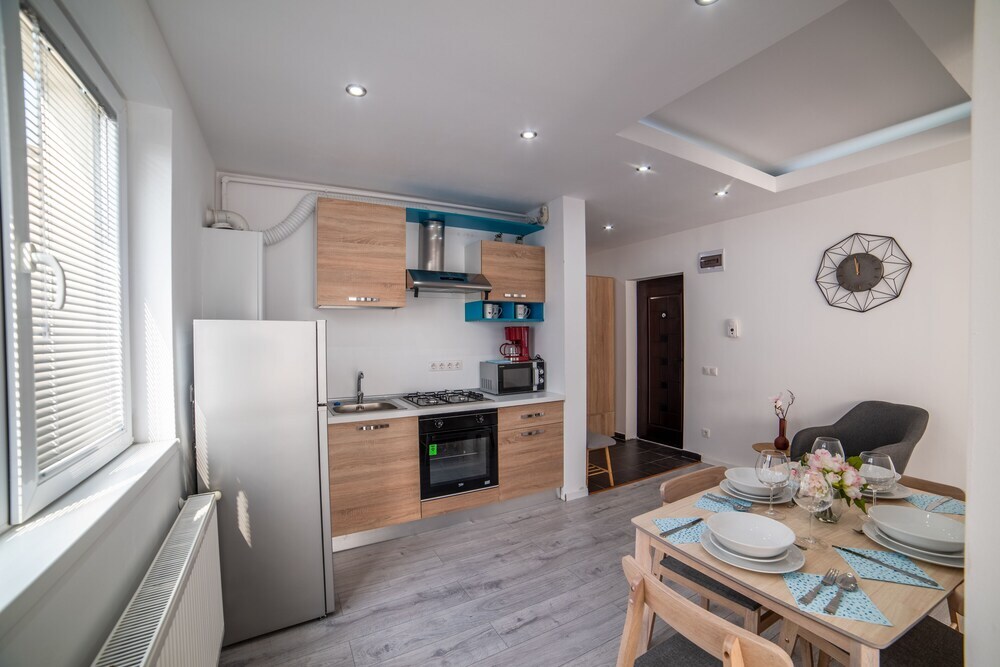 Niagara Apartments - 378