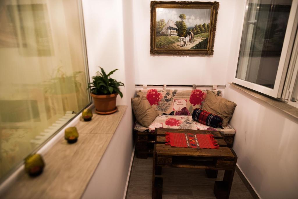 Nicola's Home - 640