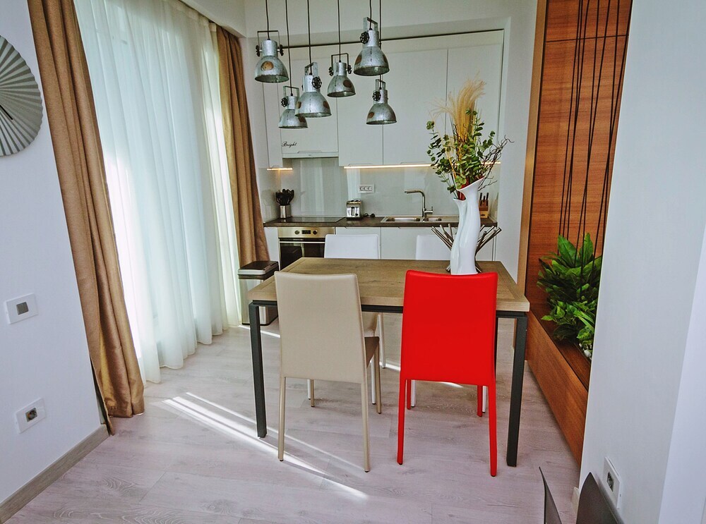 No 6 Apartments - 714