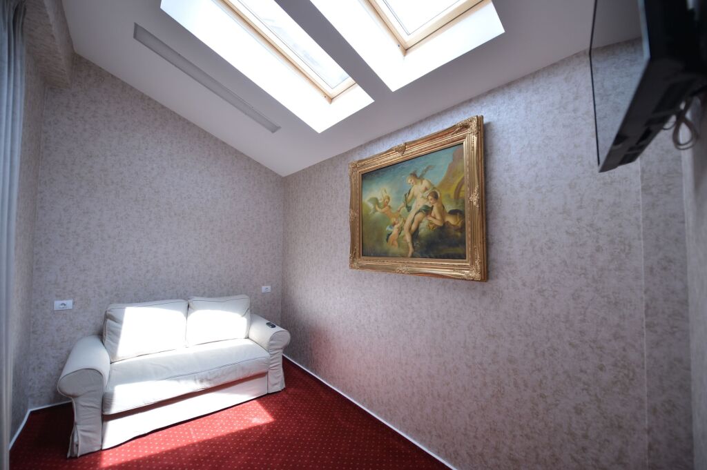 Noblesse Boutique Hotel - 696