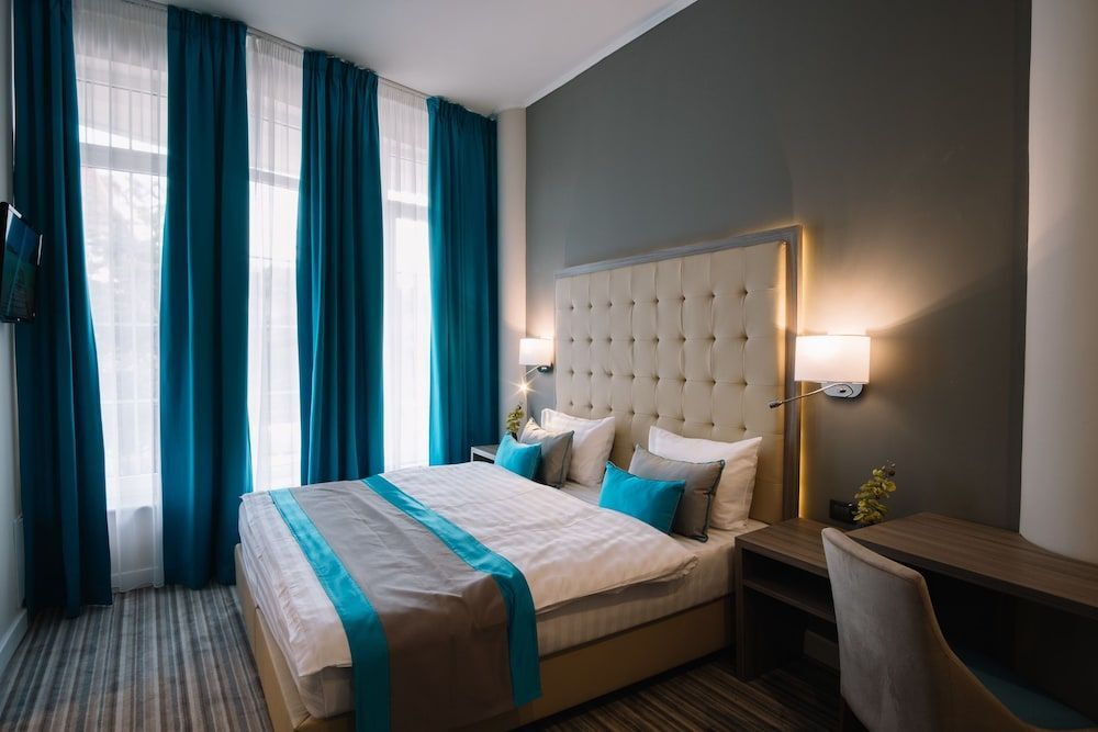 Norm Hill Hotel - 455