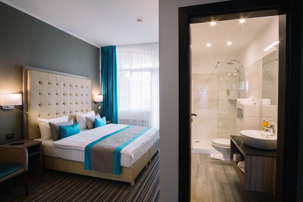 Norm Hill Hotel - 715