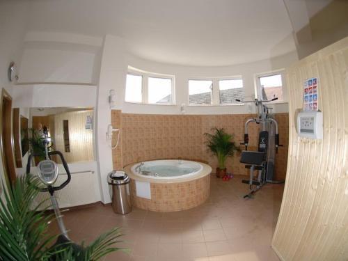 Oasis Hotel - 796