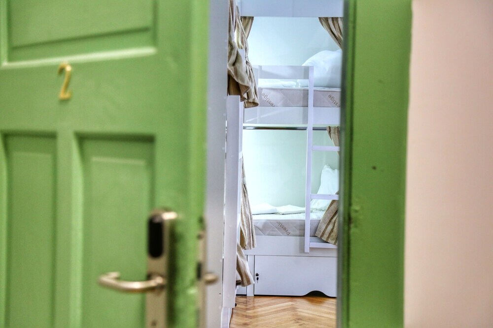 Old Downtown Hostel - 845