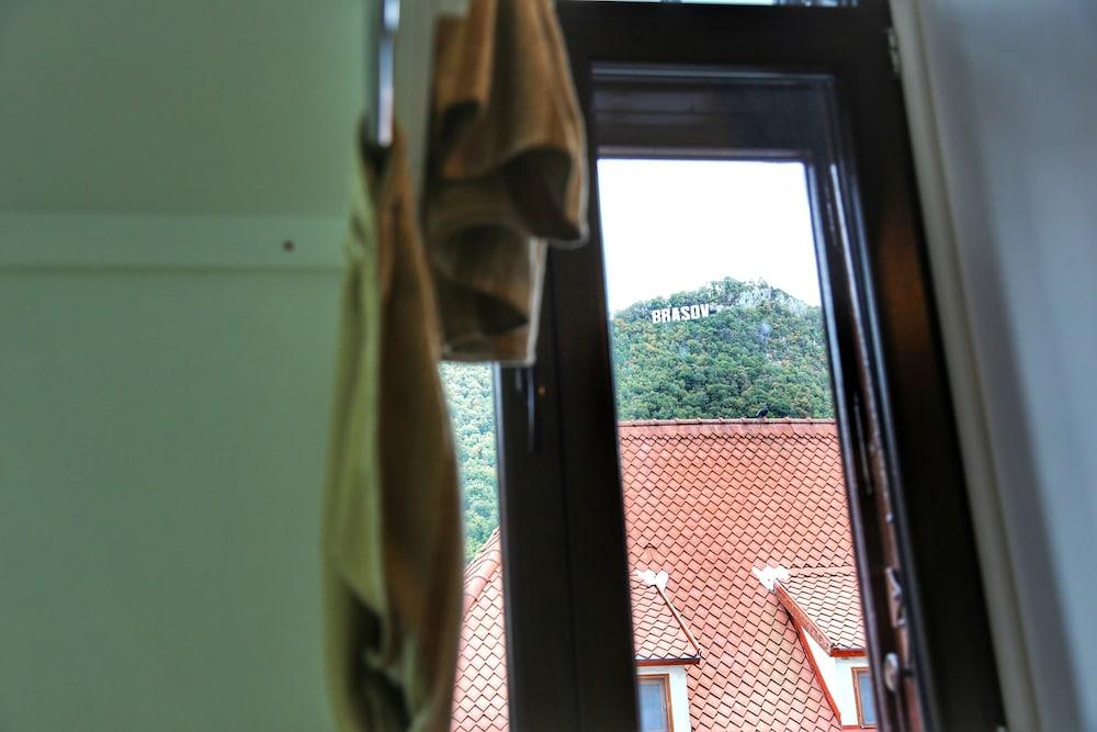 Old Downtown Hostel - 260