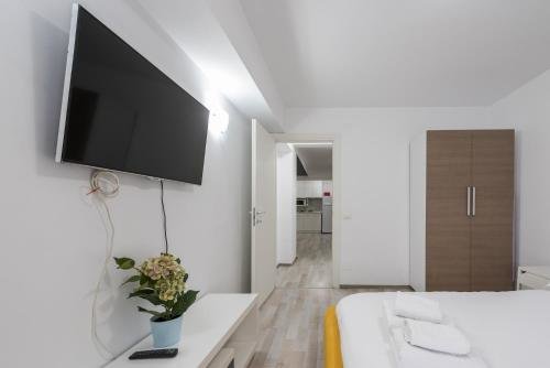 Old Town Apartment - 709