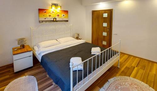 Old Town Apartment - 612