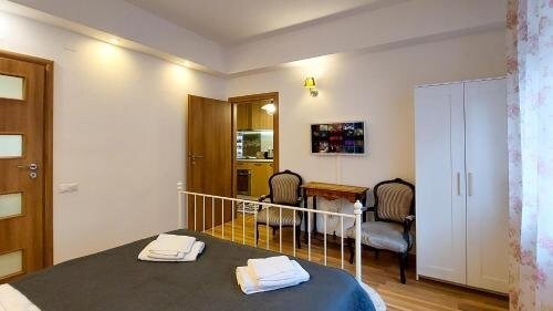 Old Town Apartment - 681