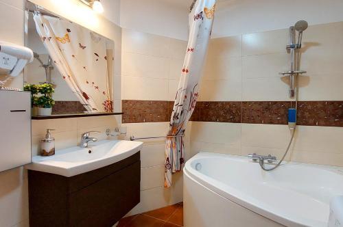 Old Town Apartment - 892