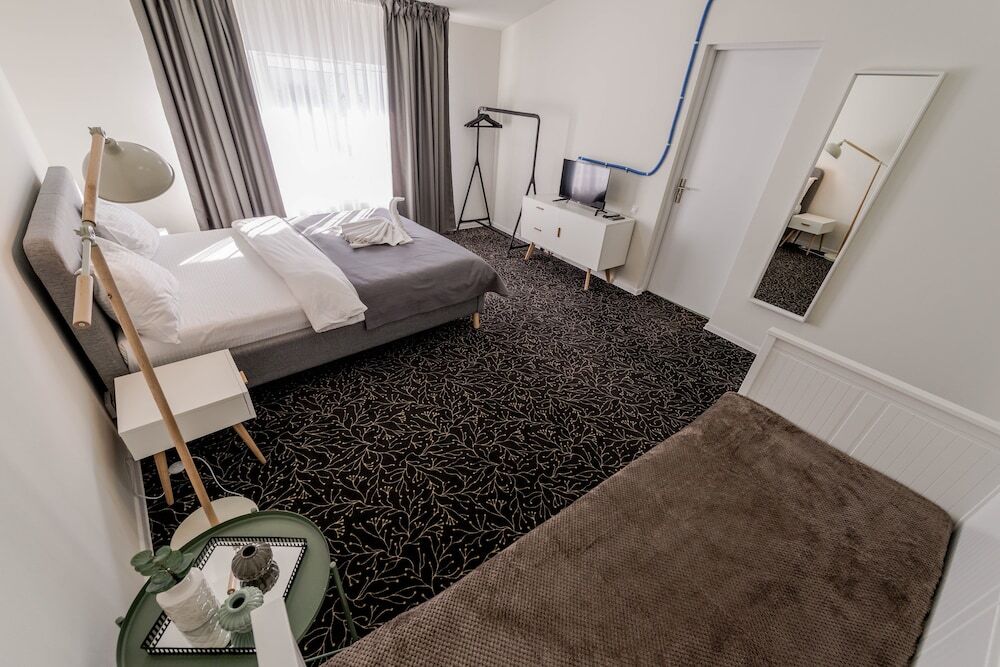 Omega House Hotel - 377