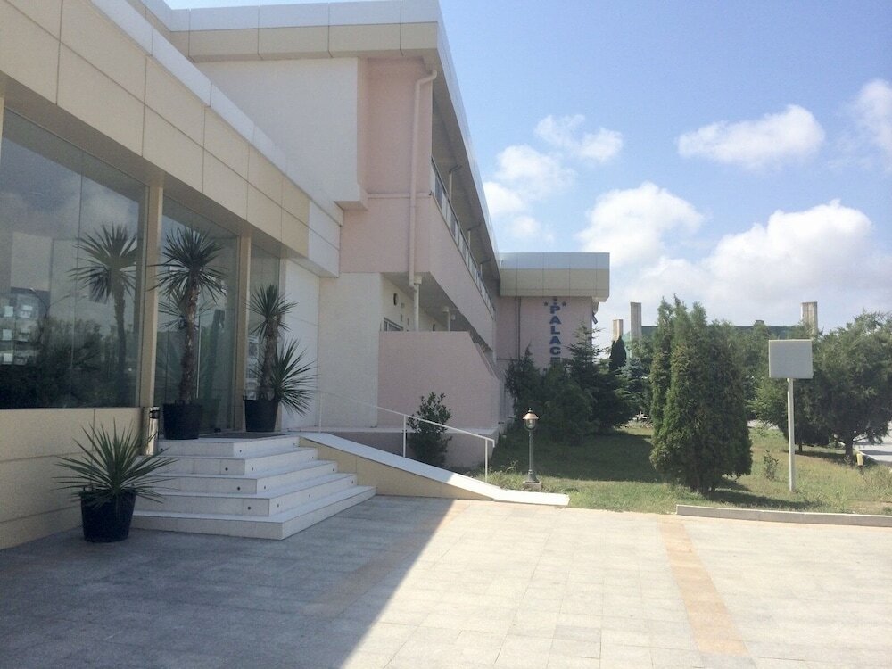 Palace Beach Resort - 998