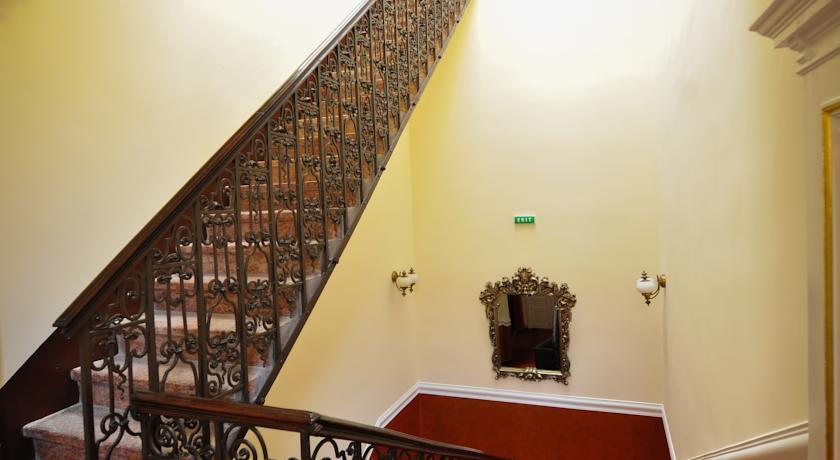 Palace Residence - 880