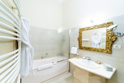 Picasso Boutique Hotel - 942