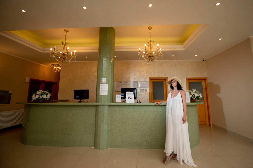 Queen Vera Hotel - 732