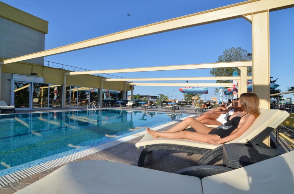 Queen Vera Hotel - 408