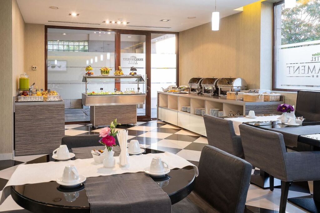Parliament Hotel - 152