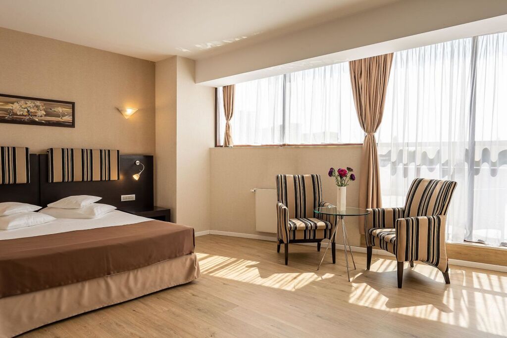 Parliament Hotel - 643