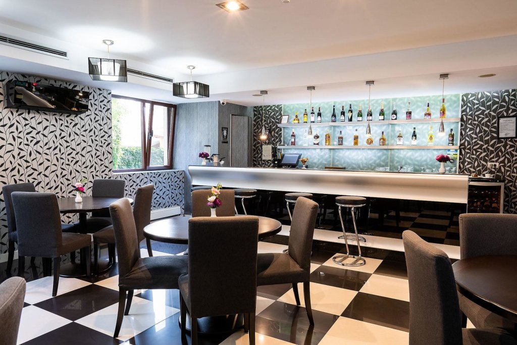 Parliament Hotel - 692