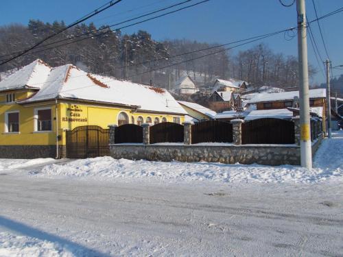 Casa Râșnoveană - 710